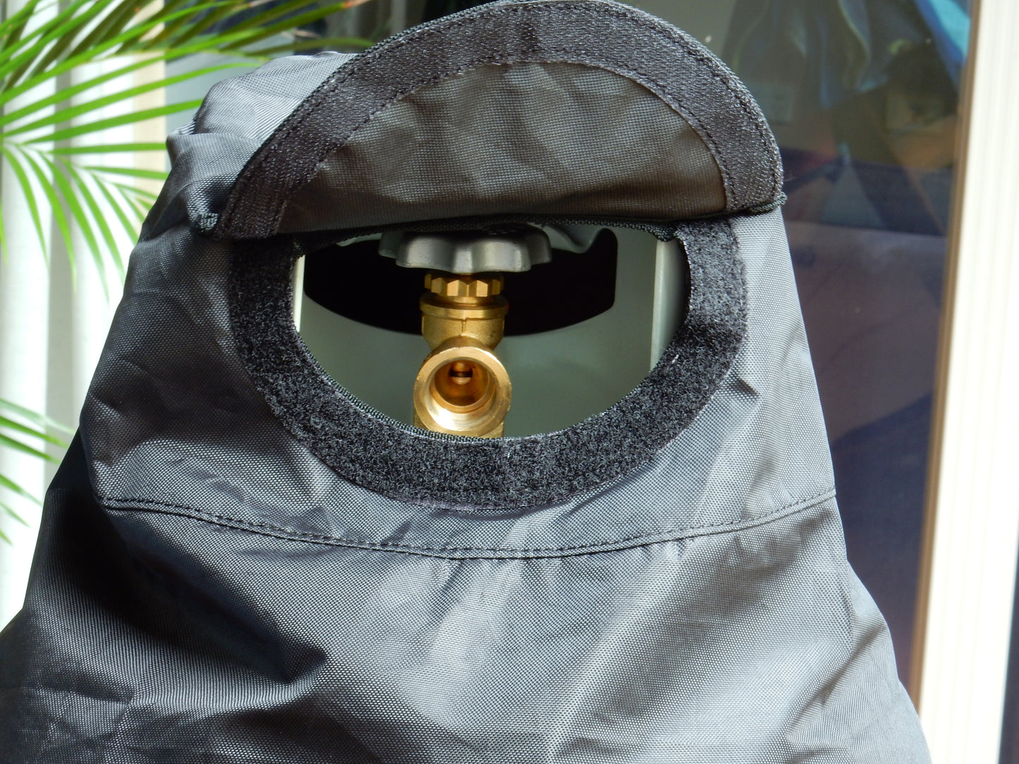 9 Kg Black Gas Bottle Cover. www.CribBags.com